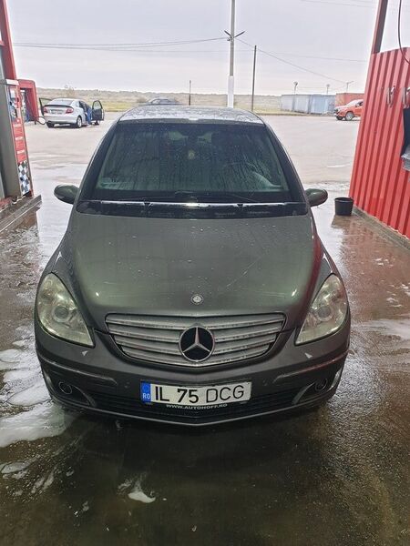 Mercedes-Benz B 200